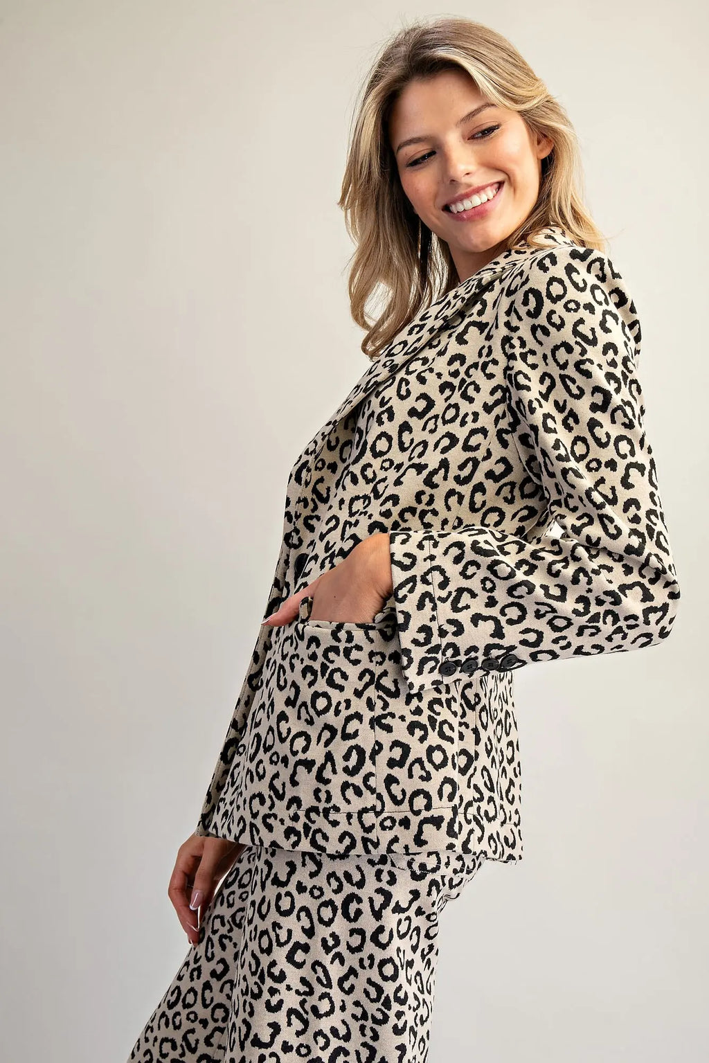 Leopard Pattern Side Flap Pocket Blazer