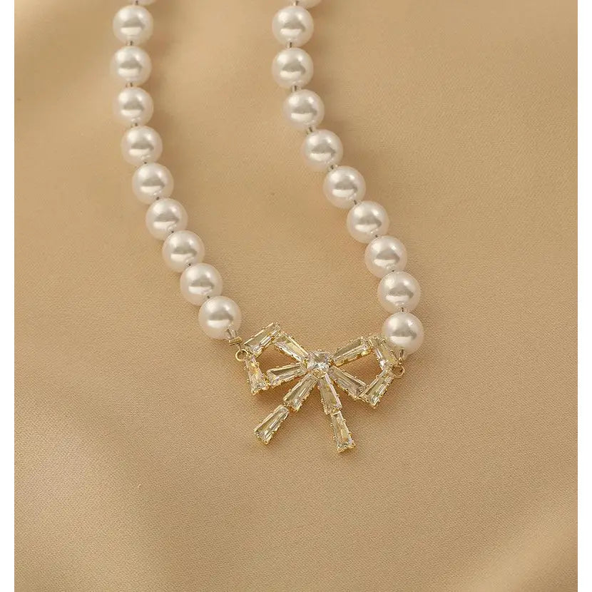 Lux Fake Pearl Bowknot Necklace