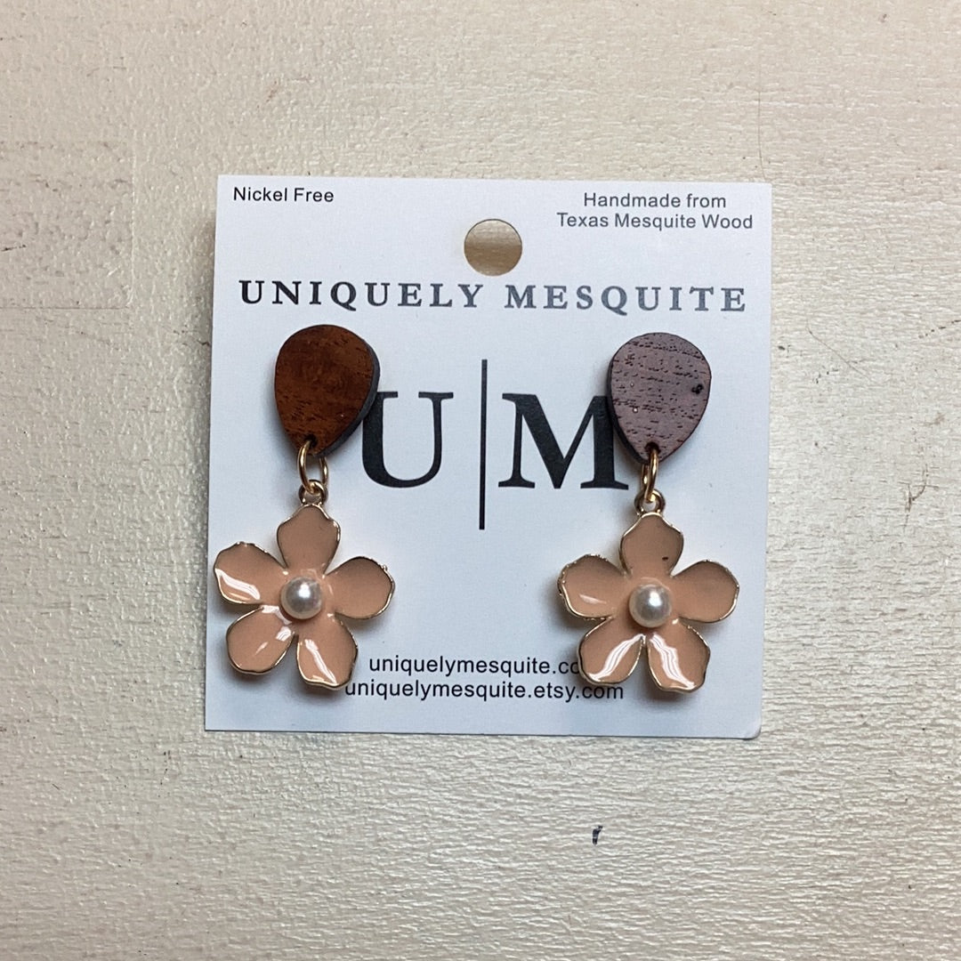 UM Pink Pearl Flowers Earrings